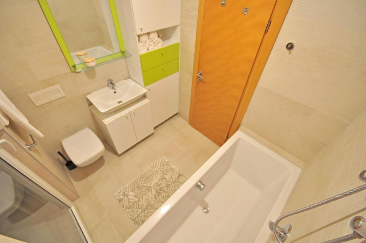 Family Apartment Noel - 奥米什 外观 照片